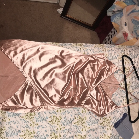 Fashion nova blush dress - Picture 5 of 8